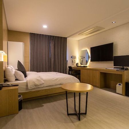 The City Hotel Jeonju Eksteriør bilde