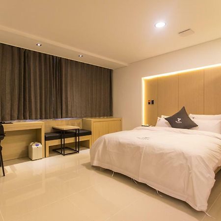The City Hotel Jeonju Eksteriør bilde