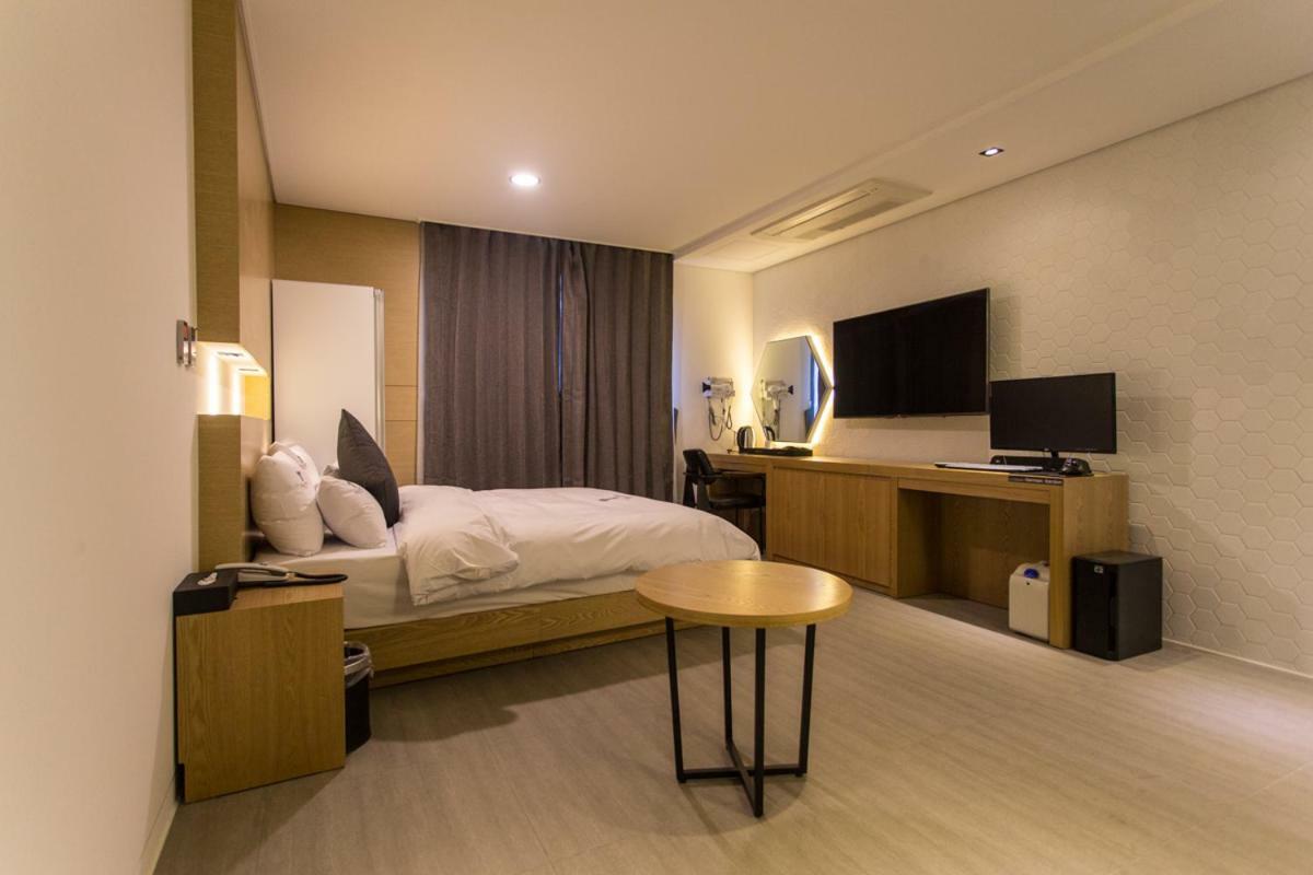 The City Hotel Jeonju Eksteriør bilde