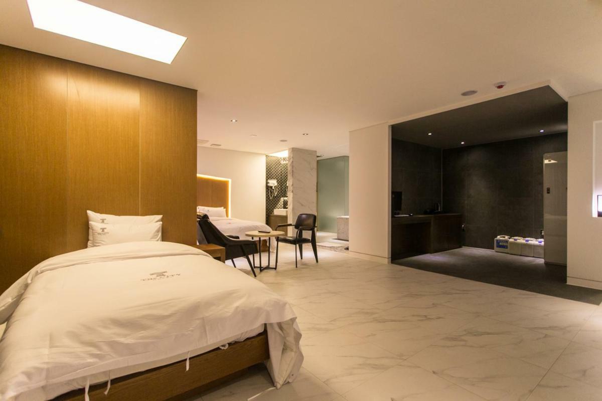 The City Hotel Jeonju Eksteriør bilde