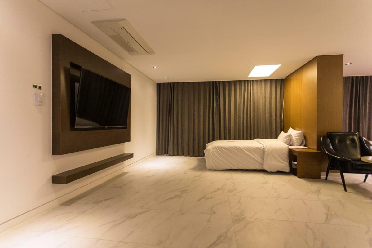 The City Hotel Jeonju Eksteriør bilde