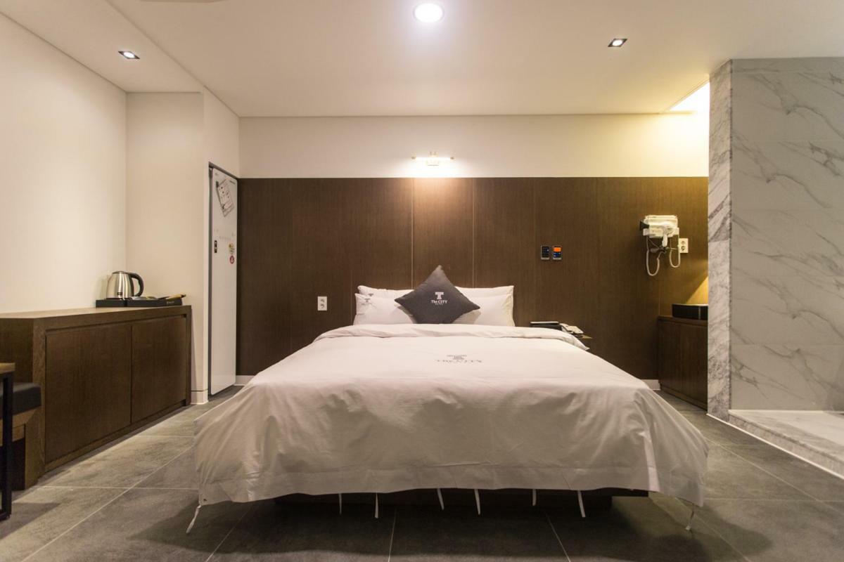 The City Hotel Jeonju Eksteriør bilde